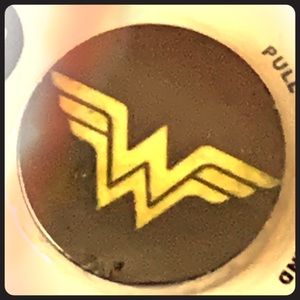 Pop Socket with Mount - WONDER WOMAN - NWT